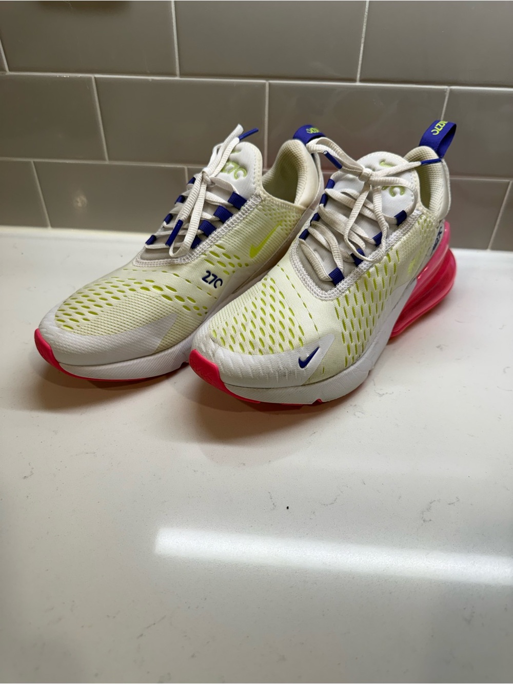 Nike Women’s Air Max 270 - White Neon Lime Pink size 8.5